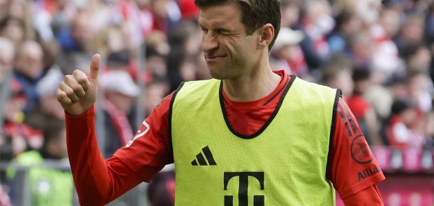 نجم فيورنتينا يحث مولر على تغيير رأيه